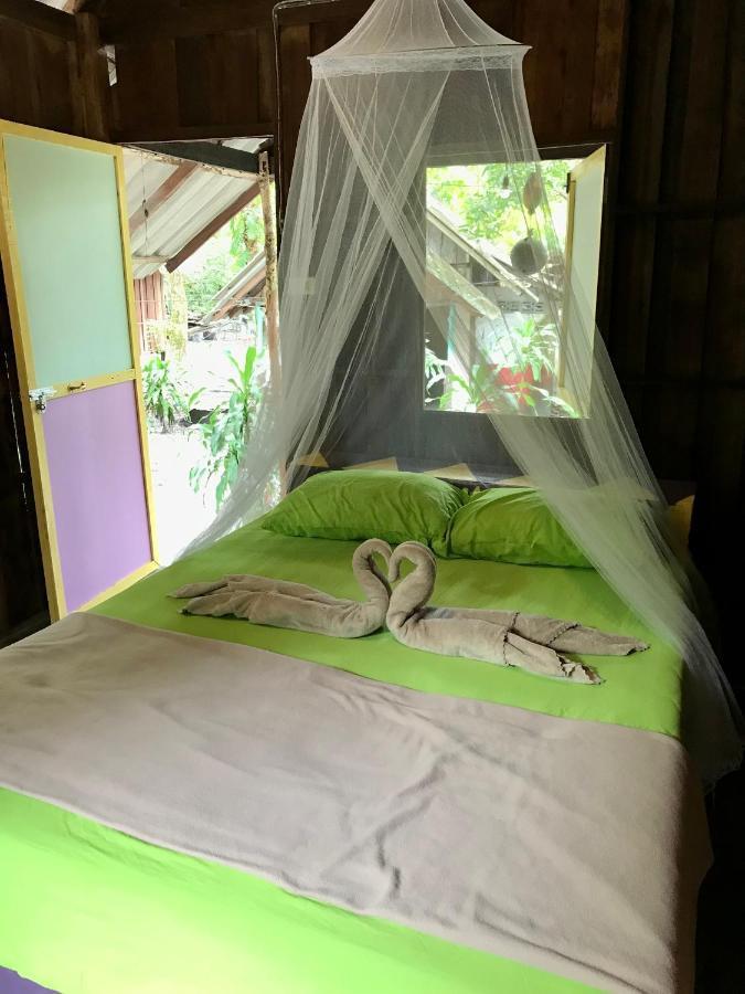 Rasta Baby Bar & Bungalows - Suitable For Young Travelers Koh Phayam Exterior foto