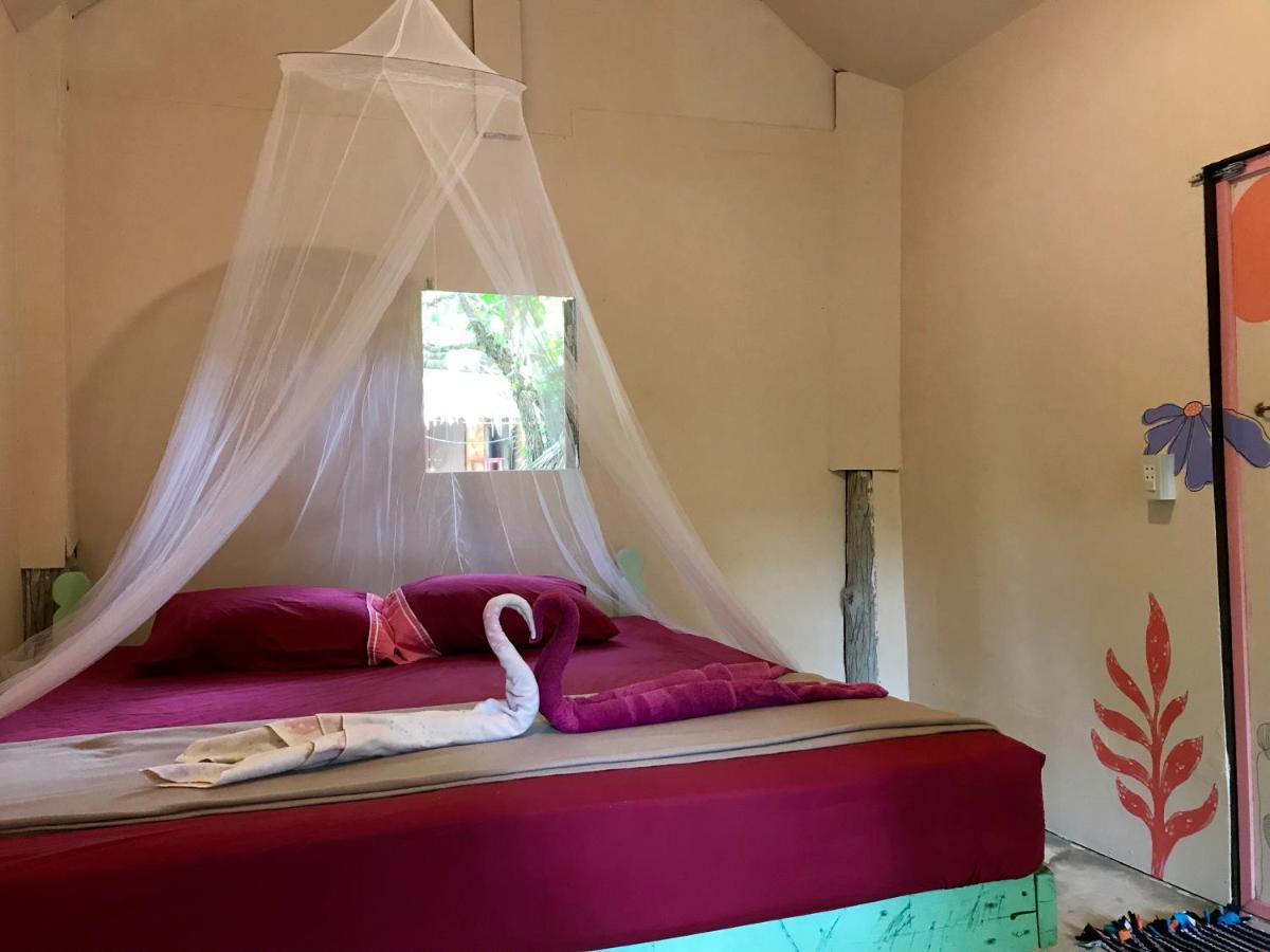 Rasta Baby Bar & Bungalows - Suitable For Young Travelers Koh Phayam Exterior foto