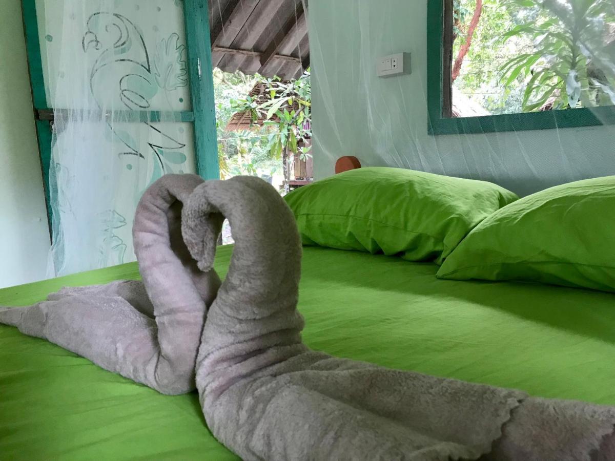 Rasta Baby Bar & Bungalows - Suitable For Young Travelers Koh Phayam Exterior foto