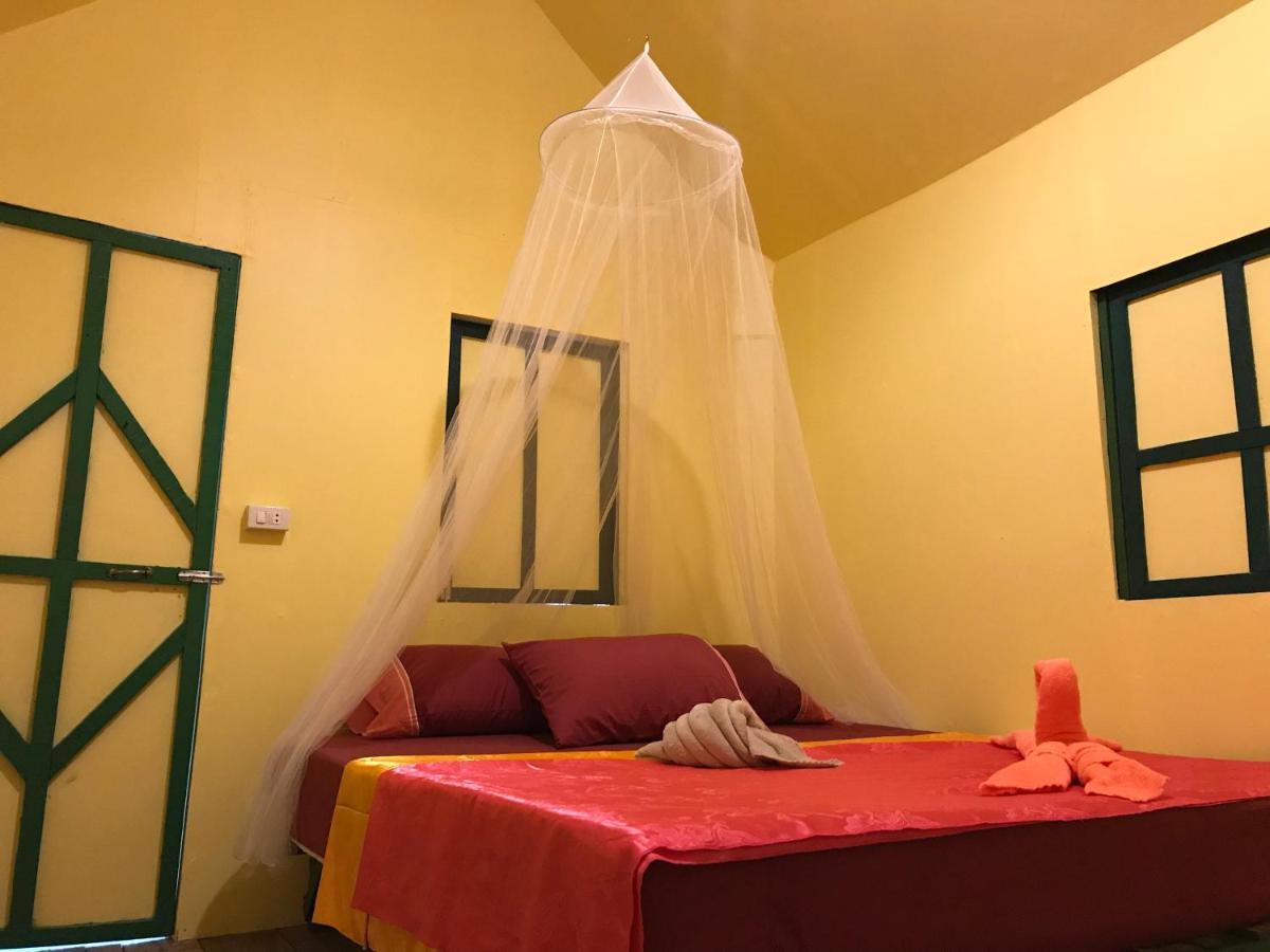 Rasta Baby Bar & Bungalows - Suitable For Young Travelers Koh Phayam Exterior foto