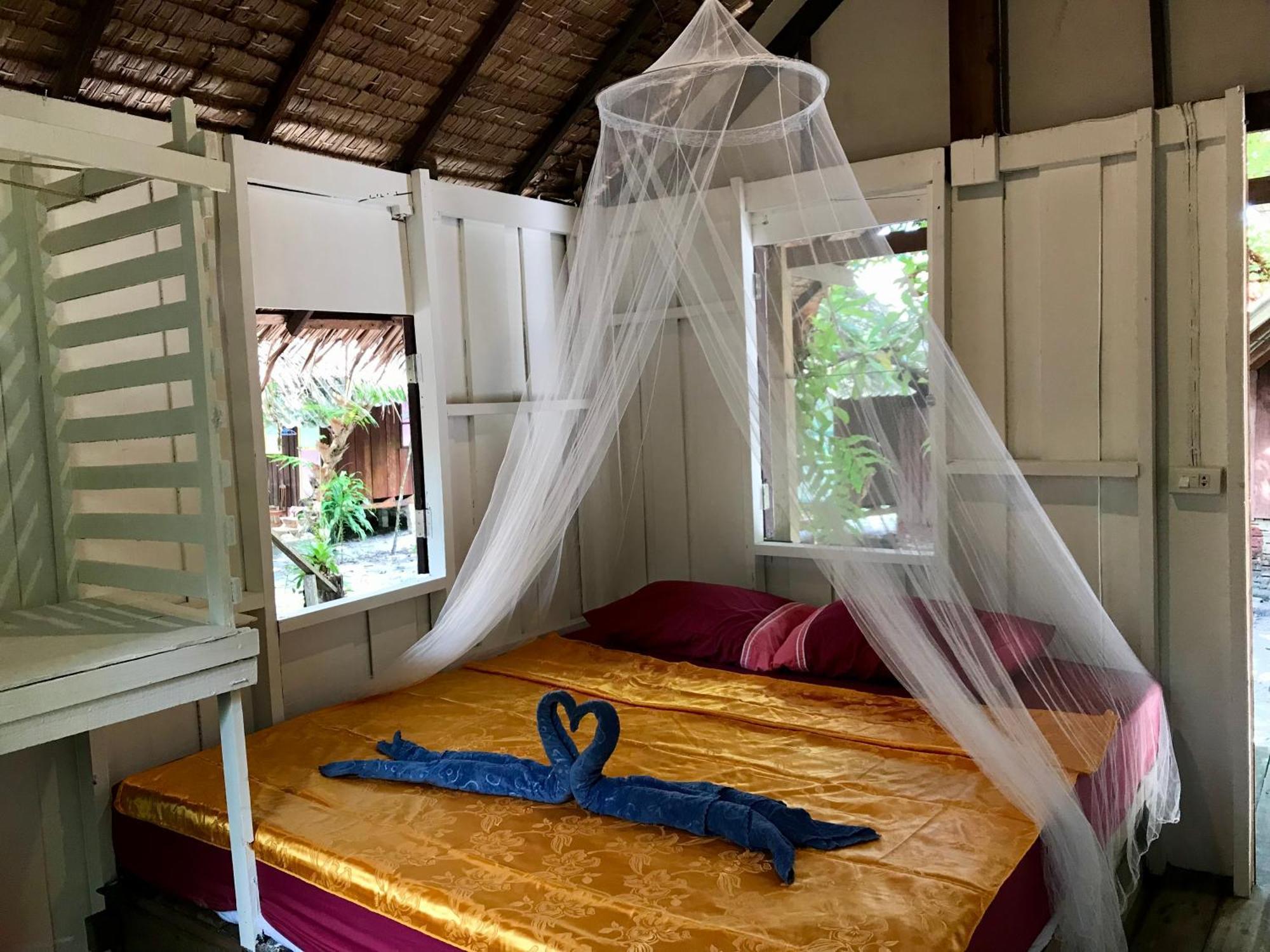 Rasta Baby Bar & Bungalows - Suitable For Young Travelers Koh Phayam Exterior foto